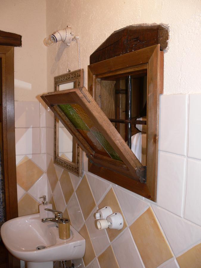 Il Cappellaio Matto Panzió Montalto Ligure Kültér fotó