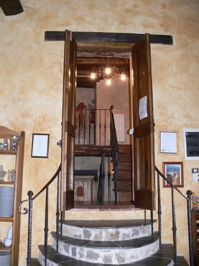 Il Cappellaio Matto Panzió Montalto Ligure Kültér fotó