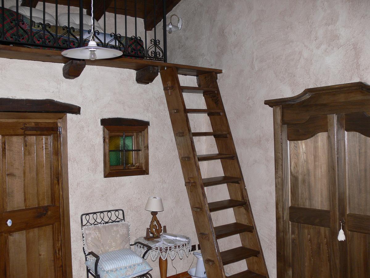 Il Cappellaio Matto Panzió Montalto Ligure Kültér fotó