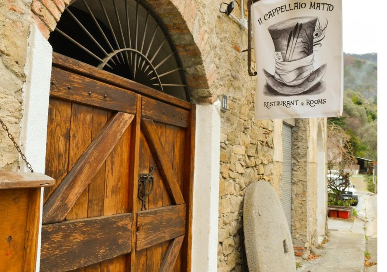 Il Cappellaio Matto Panzió Montalto Ligure Kültér fotó