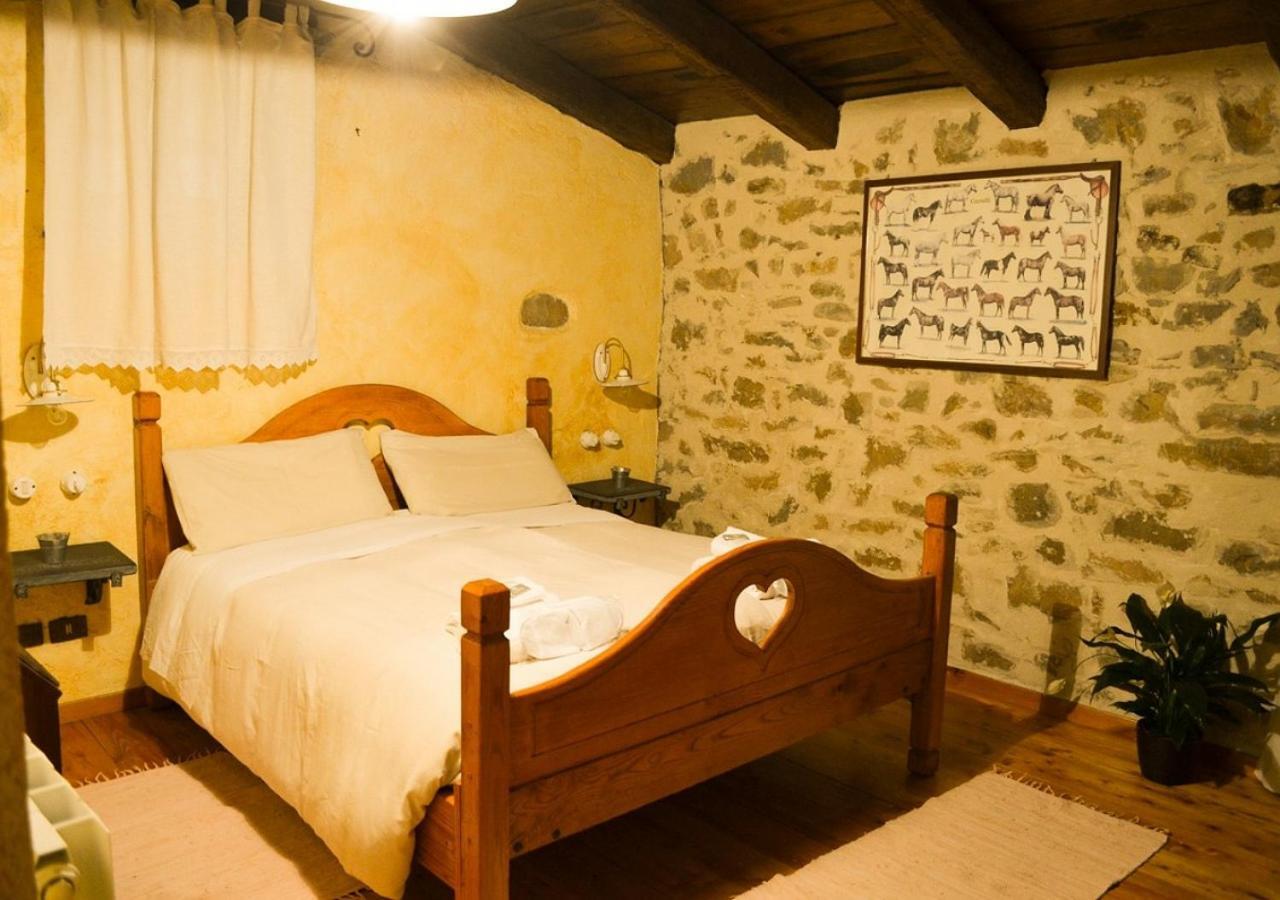 Il Cappellaio Matto Panzió Montalto Ligure Kültér fotó