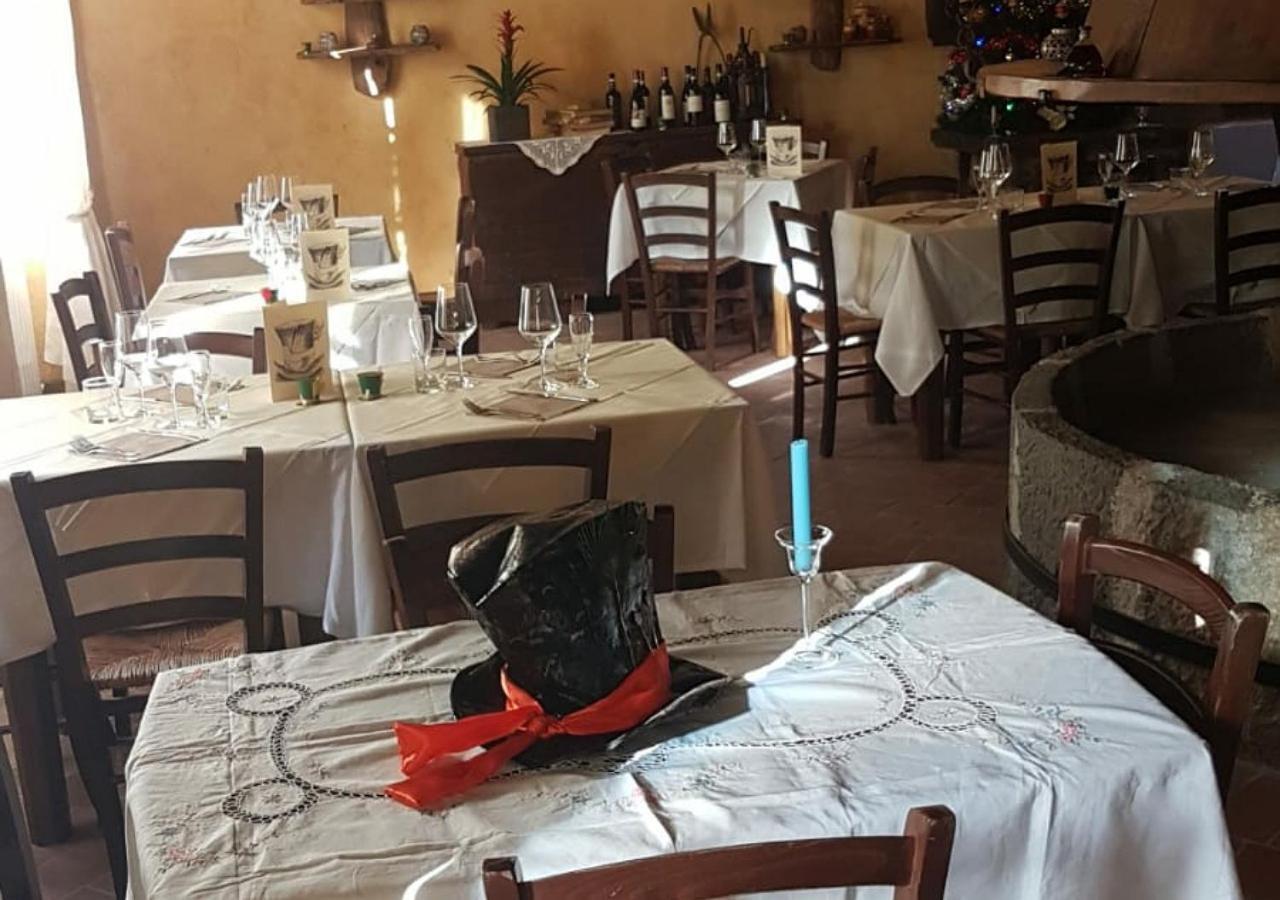 Il Cappellaio Matto Panzió Montalto Ligure Kültér fotó