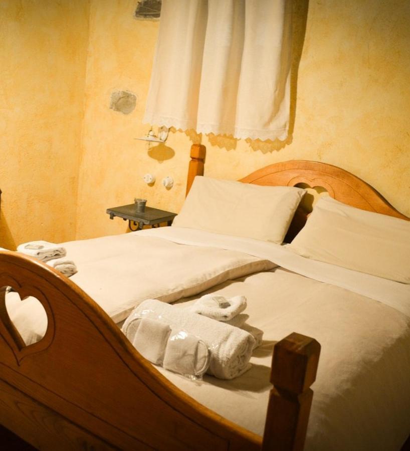Il Cappellaio Matto Panzió Montalto Ligure Kültér fotó